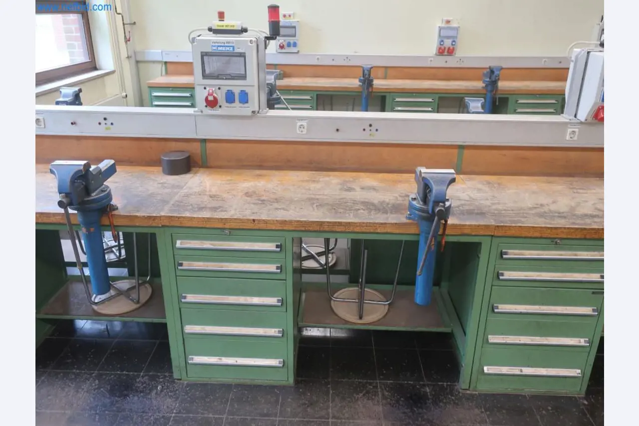 Závody na výrobu a skladování produktů z minerálních olejů, jakož i vstupů a hotových výrobků pro výrobu maziv.-12