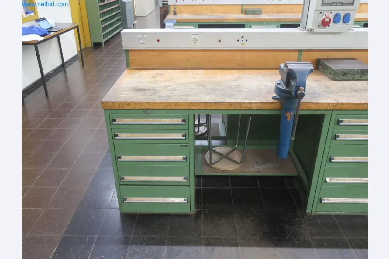 Závody na výrobu a skladování produktů z minerálních olejů, jakož i vstupů a hotových výrobků pro výrobu maziv.-7