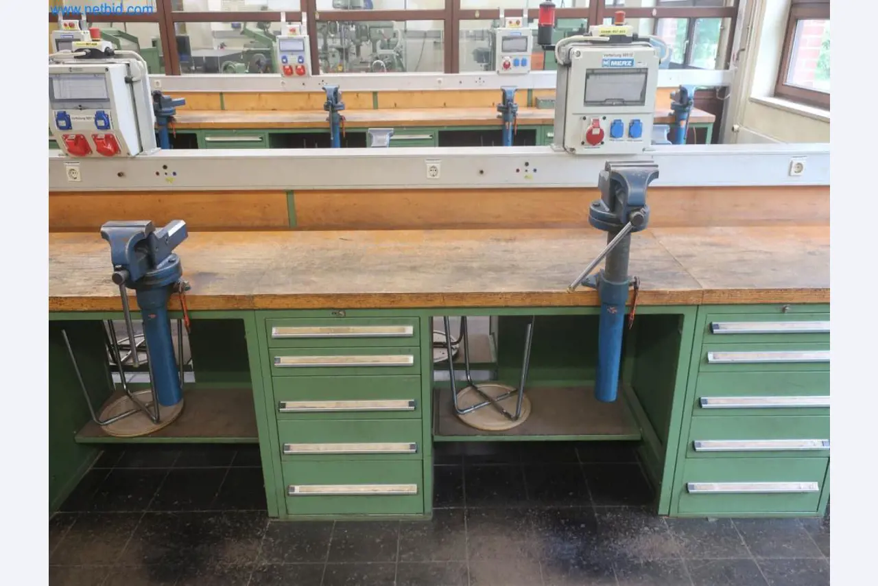 Závody na výrobu a skladování produktů z minerálních olejů, jakož i vstupů a hotových výrobků pro výrobu maziv.-9