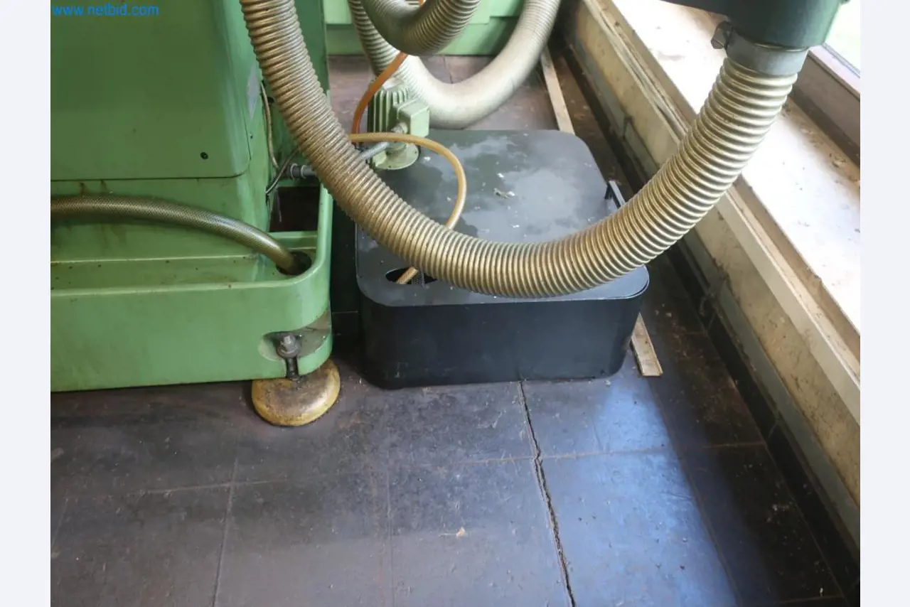 Zakłady produkcji i magazynowania mineralnych produktów olejowych, jak również surowców i produktów gotowych do produkcji smarów.-12