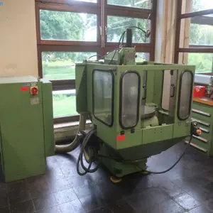 Frezarka uniwersalna Deckel FP2NC