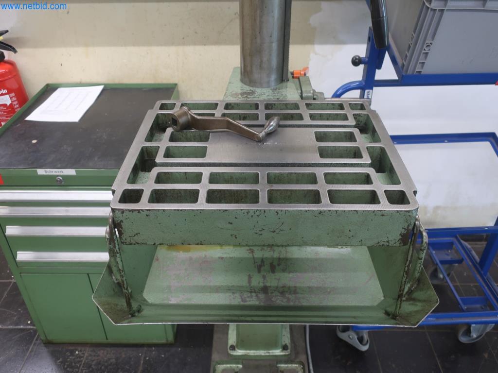 Závody na výrobu a skladování produktů z minerálních olejů, jakož i vstupů a hotových výrobků pro výrobu maziv.-4