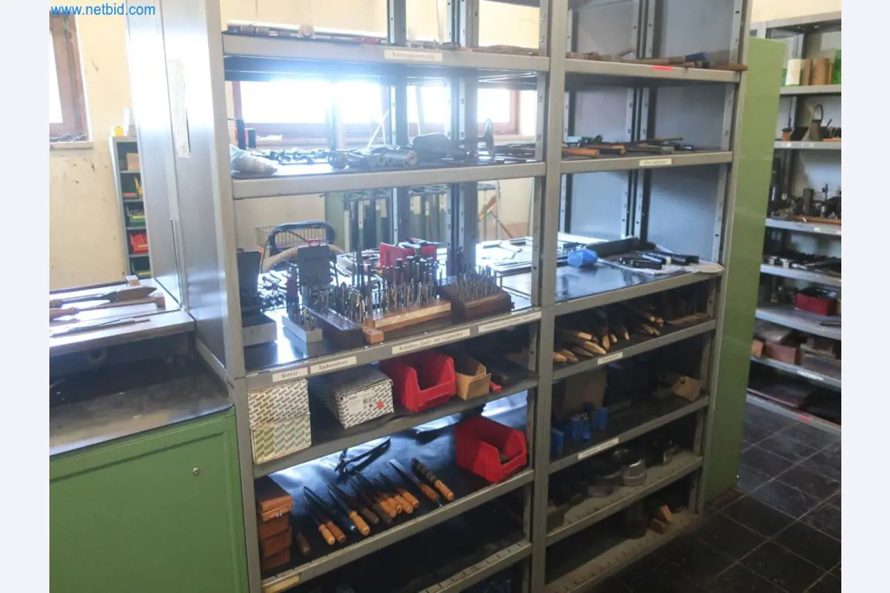 Závody na výrobu a skladování produktů z minerálních olejů, jakož i vstupů a hotových výrobků pro výrobu maziv.-4