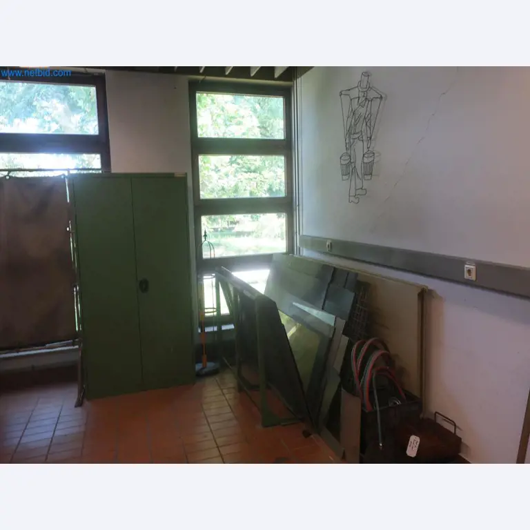 Zakłady produkcji i magazynowania mineralnych produktów olejowych, jak również surowców i produktów gotowych do produkcji smarów.-7