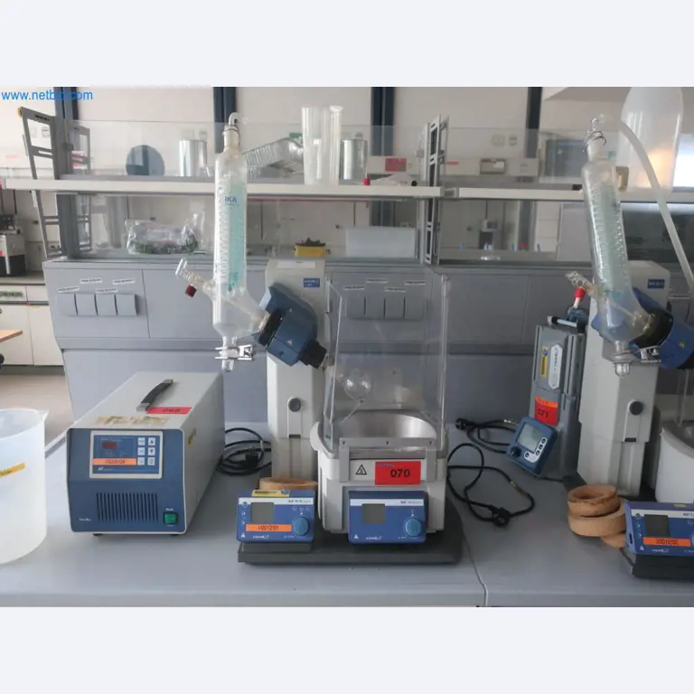 Installations pour la fabrication et le stockage de produits pétroliers ainsi que de produits d'alimentation et de produits finis pour la fabrication de lubrifiants-1