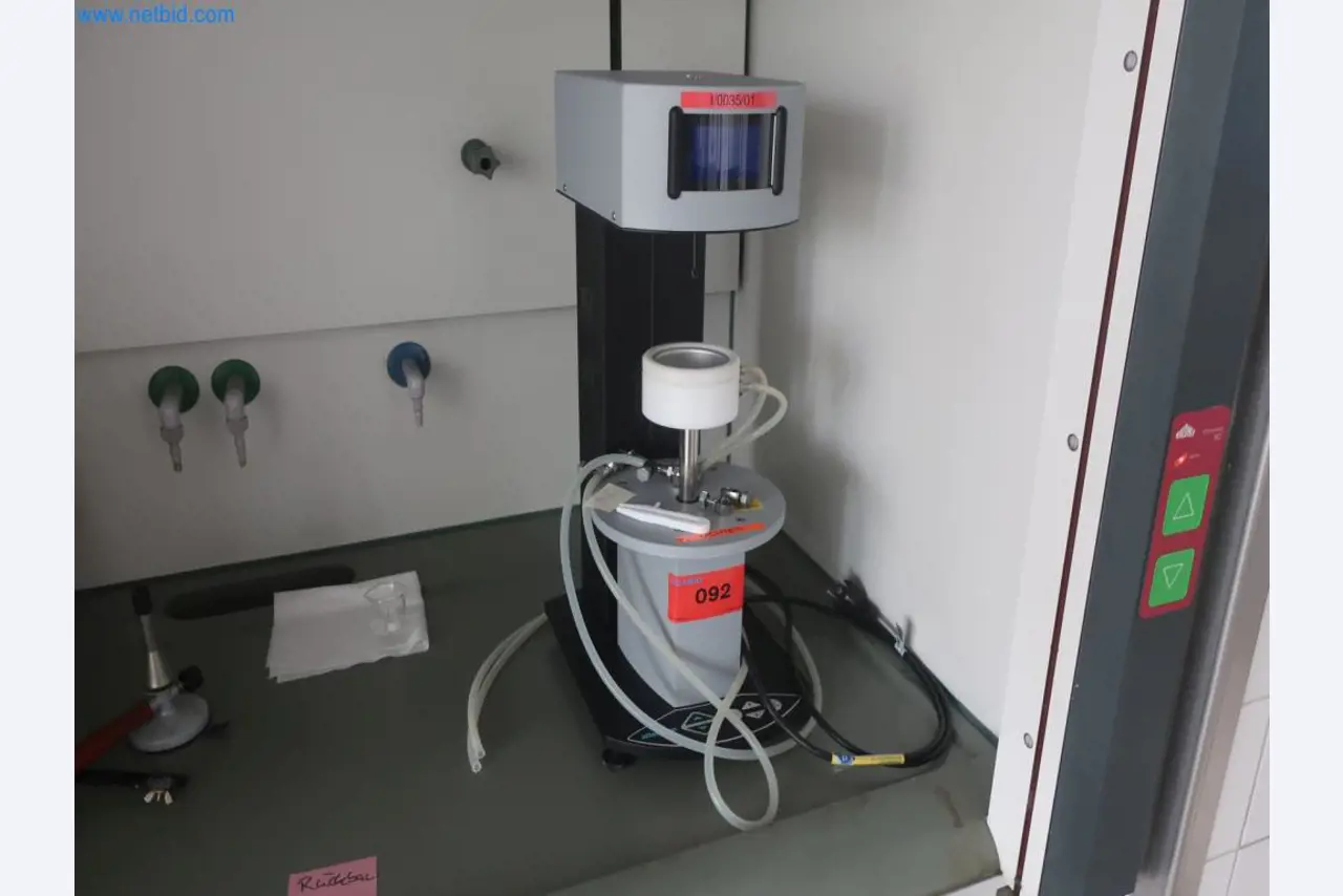 Závody na výrobu a skladování produktů z minerálních olejů, jakož i vstupů a hotových výrobků pro výrobu maziv.-1