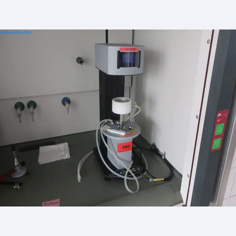 Závody na výrobu a skladování produktů z minerálních olejů, jakož i vstupů a hotových výrobků pro výrobu maziv.-1