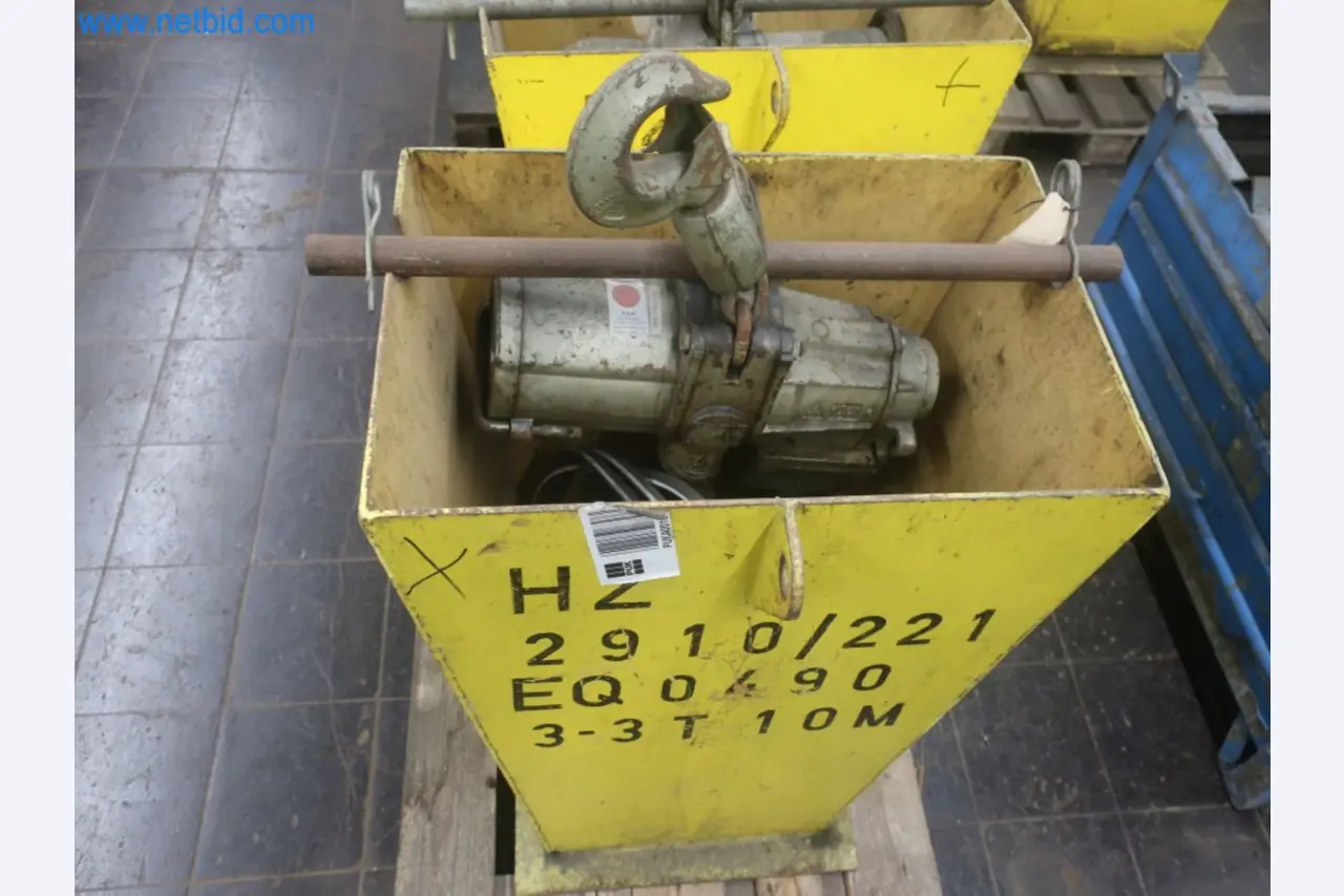 Magazinbestände, Rohöl-/Gas-Öl-/Einsatzpumpen sowie Betriebsausstattung einer Raffinerie-3