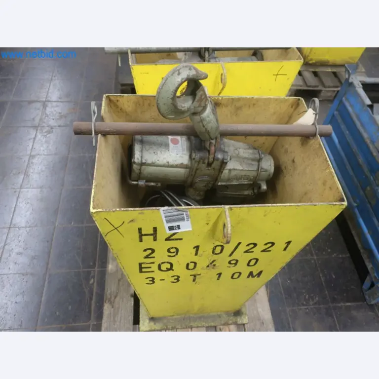 Magazinbestände, Rohöl-/Gas-Öl-/Einsatzpumpen sowie Betriebsausstattung einer Raffinerie-3