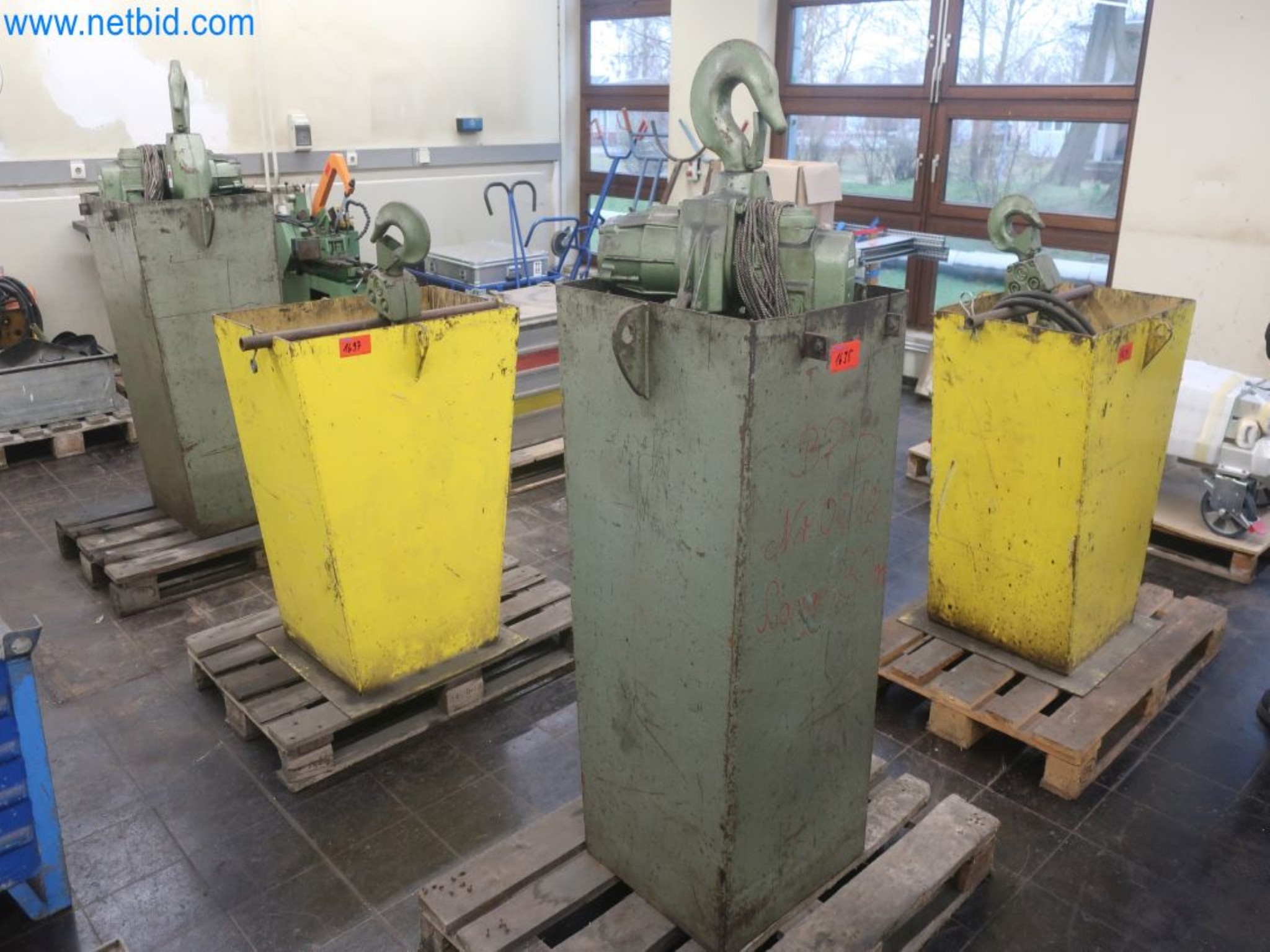 Magazinbestände, Rohöl-/Gas-Öl-/Einsatzpumpen sowie Betriebsausstattung einer Raffinerie-6