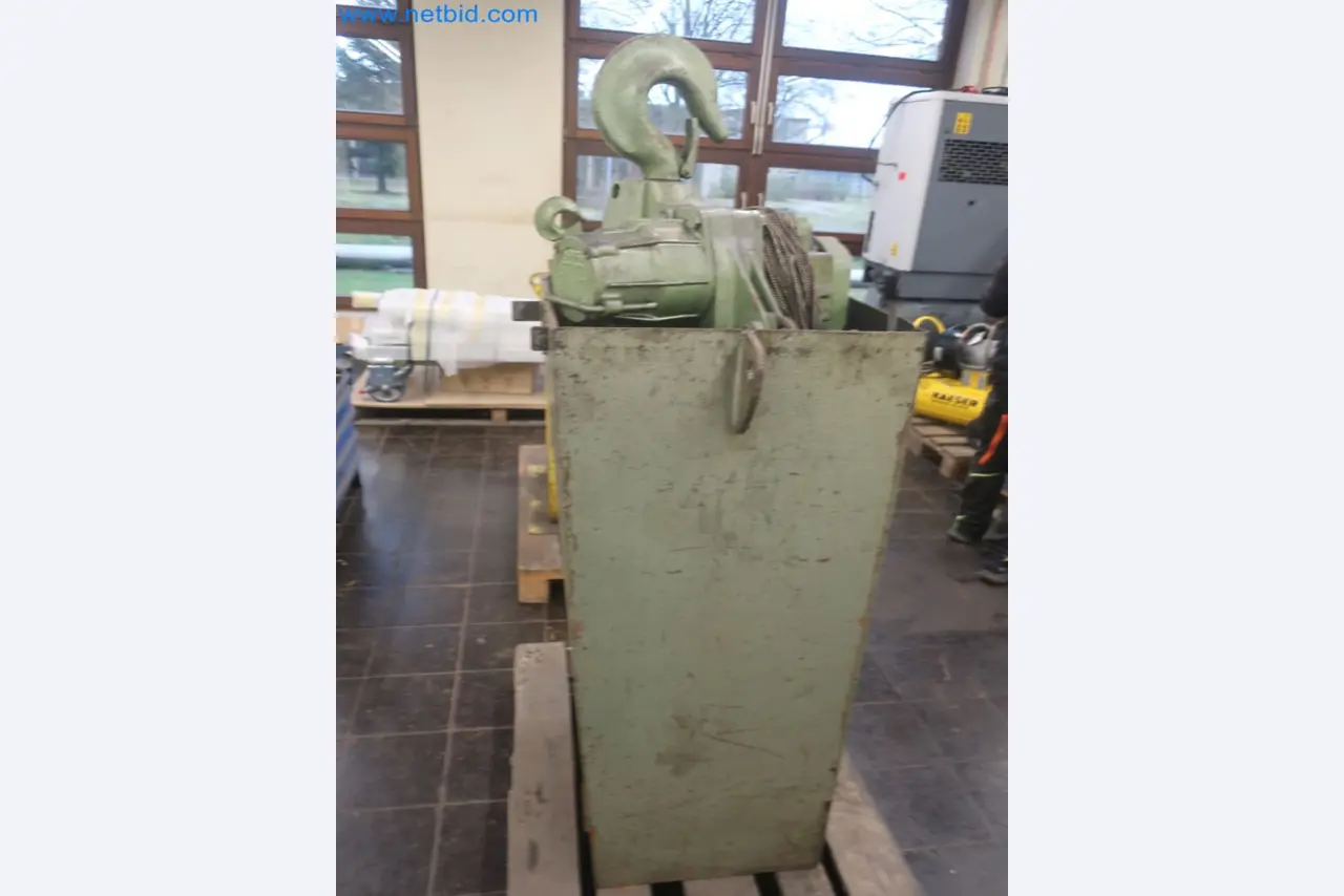 Magazinbestände, Rohöl-/Gas-Öl-/Einsatzpumpen sowie Betriebsausstattung einer Raffinerie-7