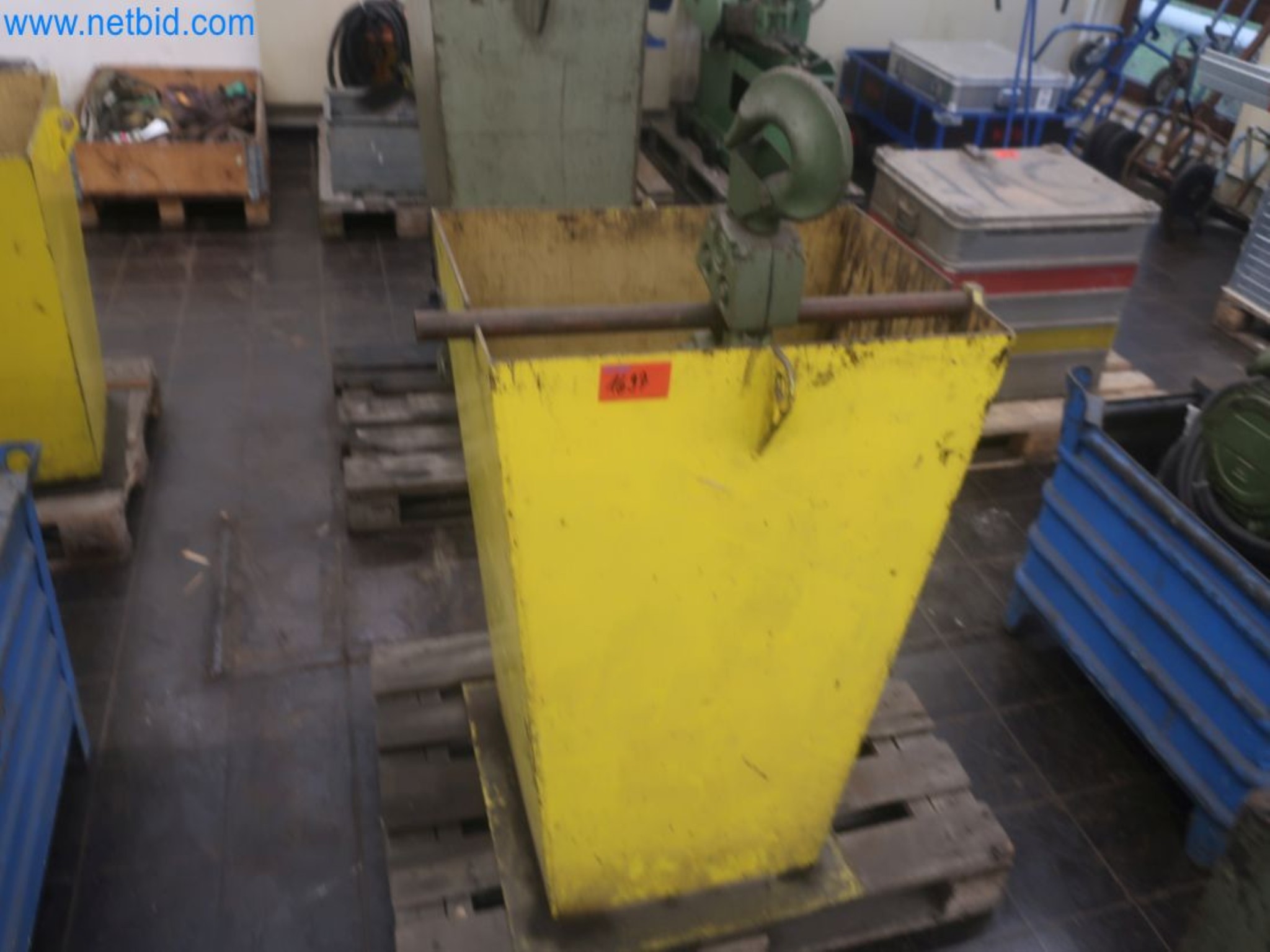 Magazinbestände, Rohöl-/Gas-Öl-/Einsatzpumpen sowie Betriebsausstattung einer Raffinerie-8