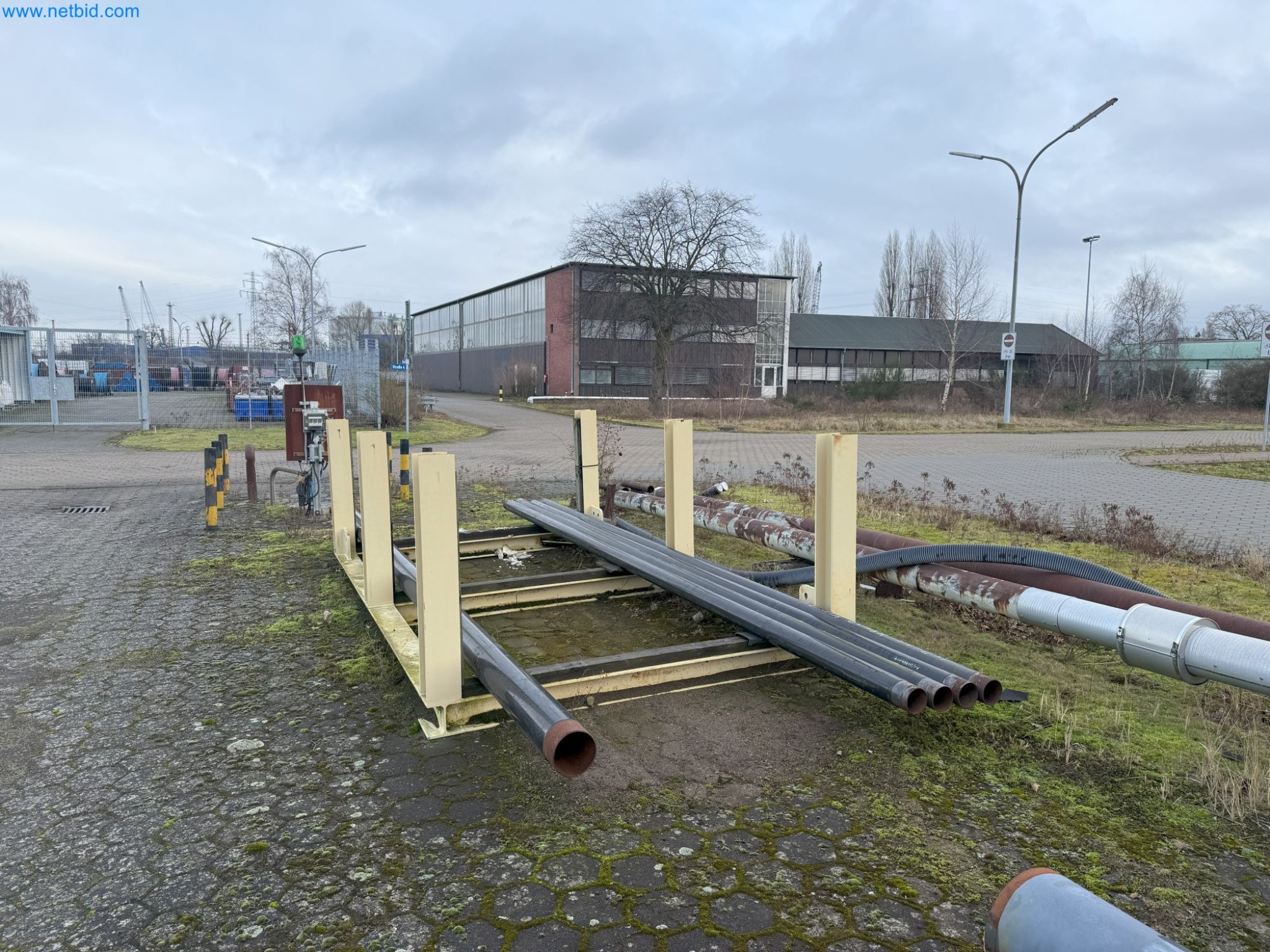 Plants for the production and storage of mineral oil products as well as input and finished products for the production of lubricants-24