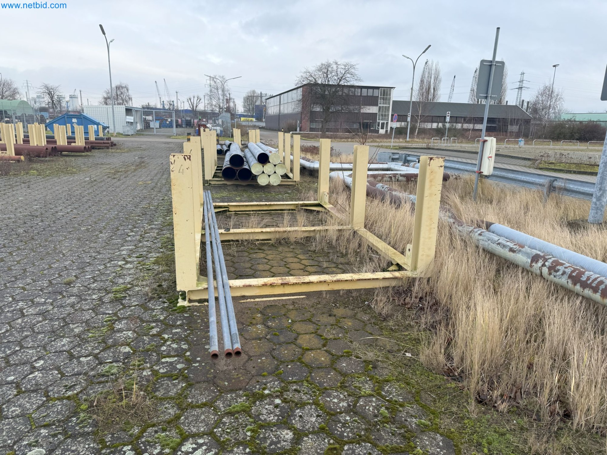 Plants for the production and storage of mineral oil products as well as input and finished products for the production of lubricants-42