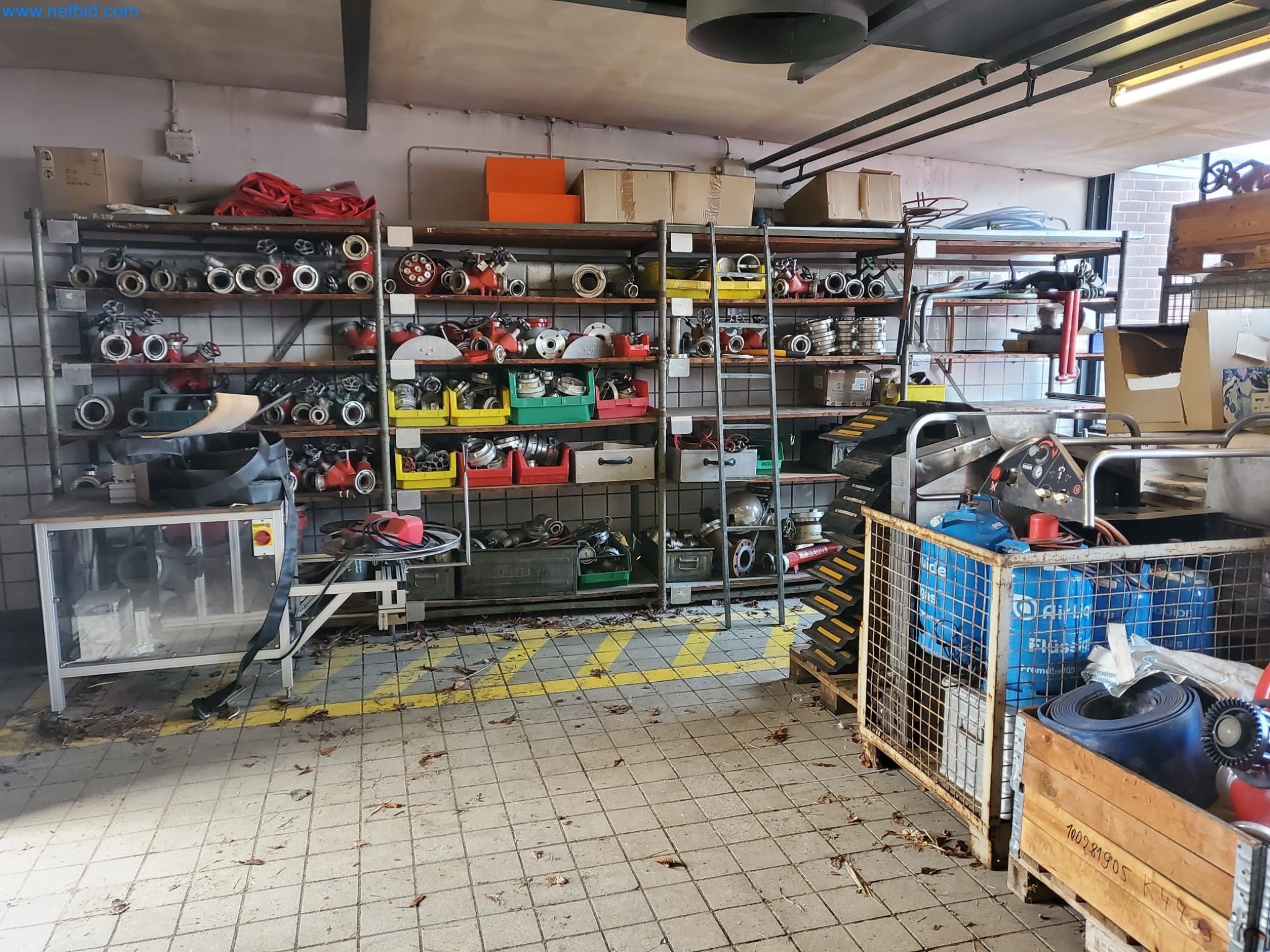 Plants for the production and storage of mineral oil products as well as input and finished products for the production of lubricants-1