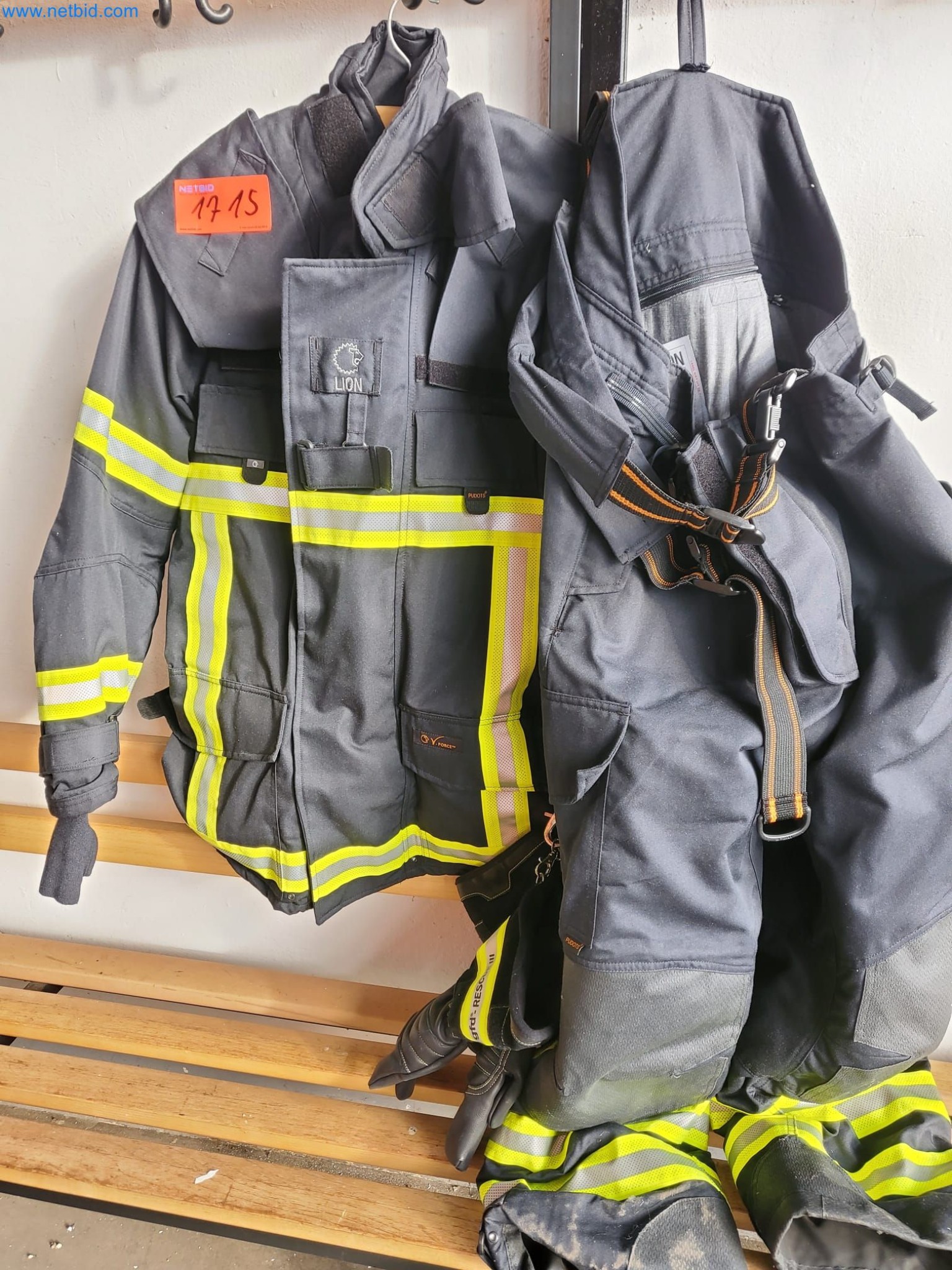 Plants for the production and storage of mineral oil products as well as input and finished products for the production of lubricants-1