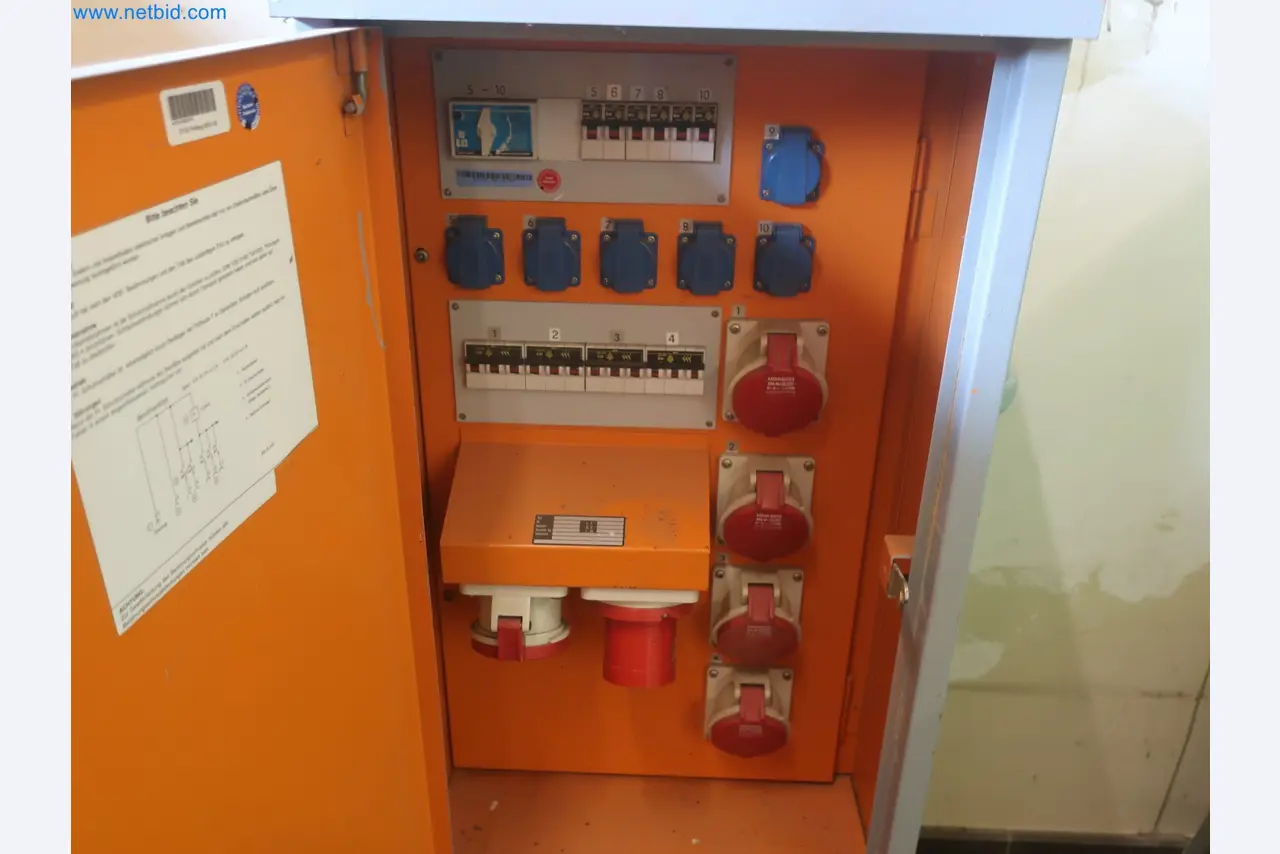 Magazinbestände, Rohöl-/Gas-Öl-/Einsatzpumpen sowie Betriebsausstattung einer Raffinerie-12