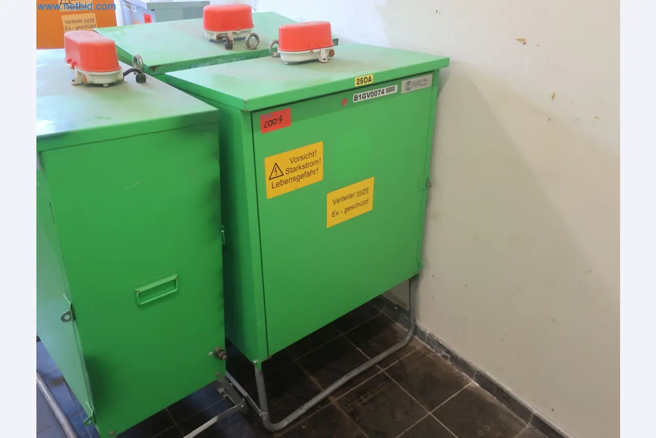 Magazinbestände, Rohöl-/Gas-Öl-/Einsatzpumpen sowie Betriebsausstattung einer Raffinerie-20