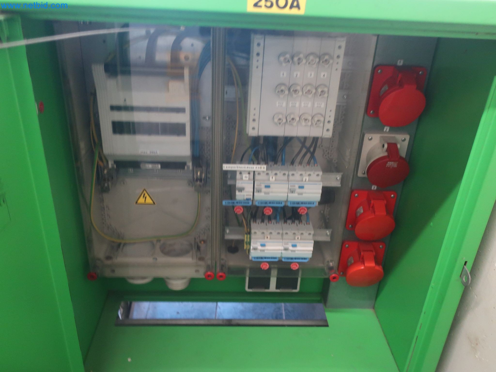 Magazinbestände, Rohöl-/Gas-Öl-/Einsatzpumpen sowie Betriebsausstattung einer Raffinerie-21