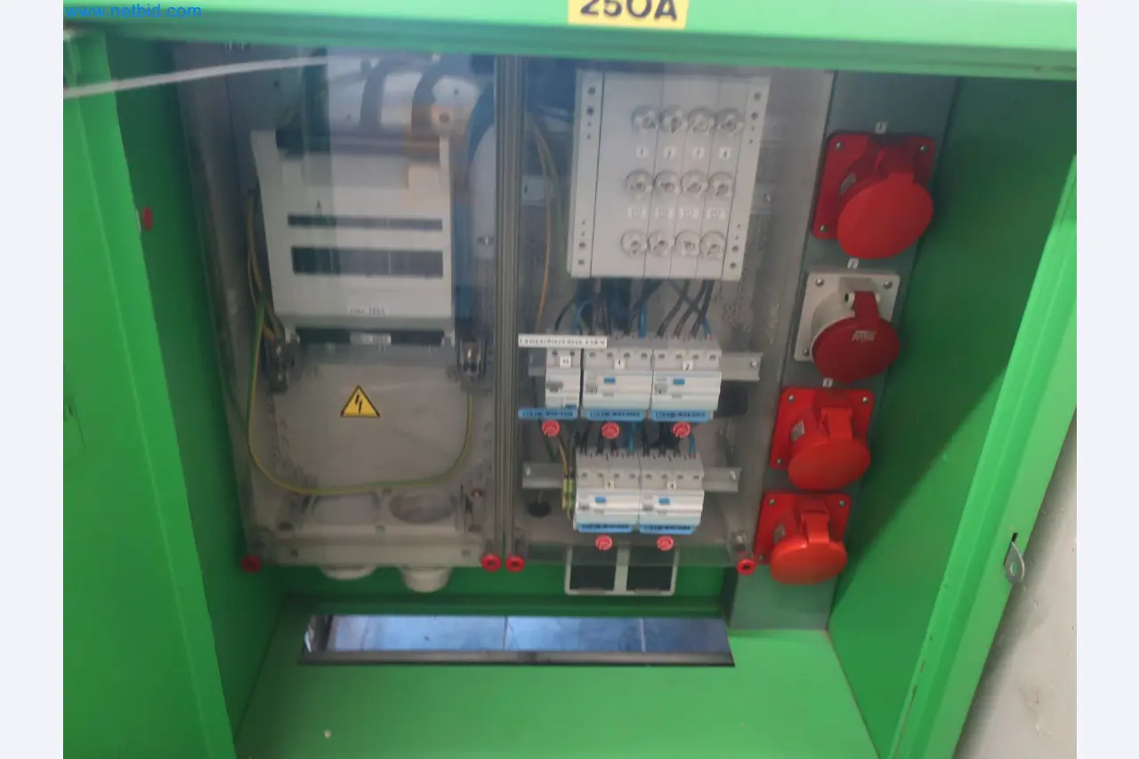 Magazinbestände, Rohöl-/Gas-Öl-/Einsatzpumpen sowie Betriebsausstattung einer Raffinerie-21