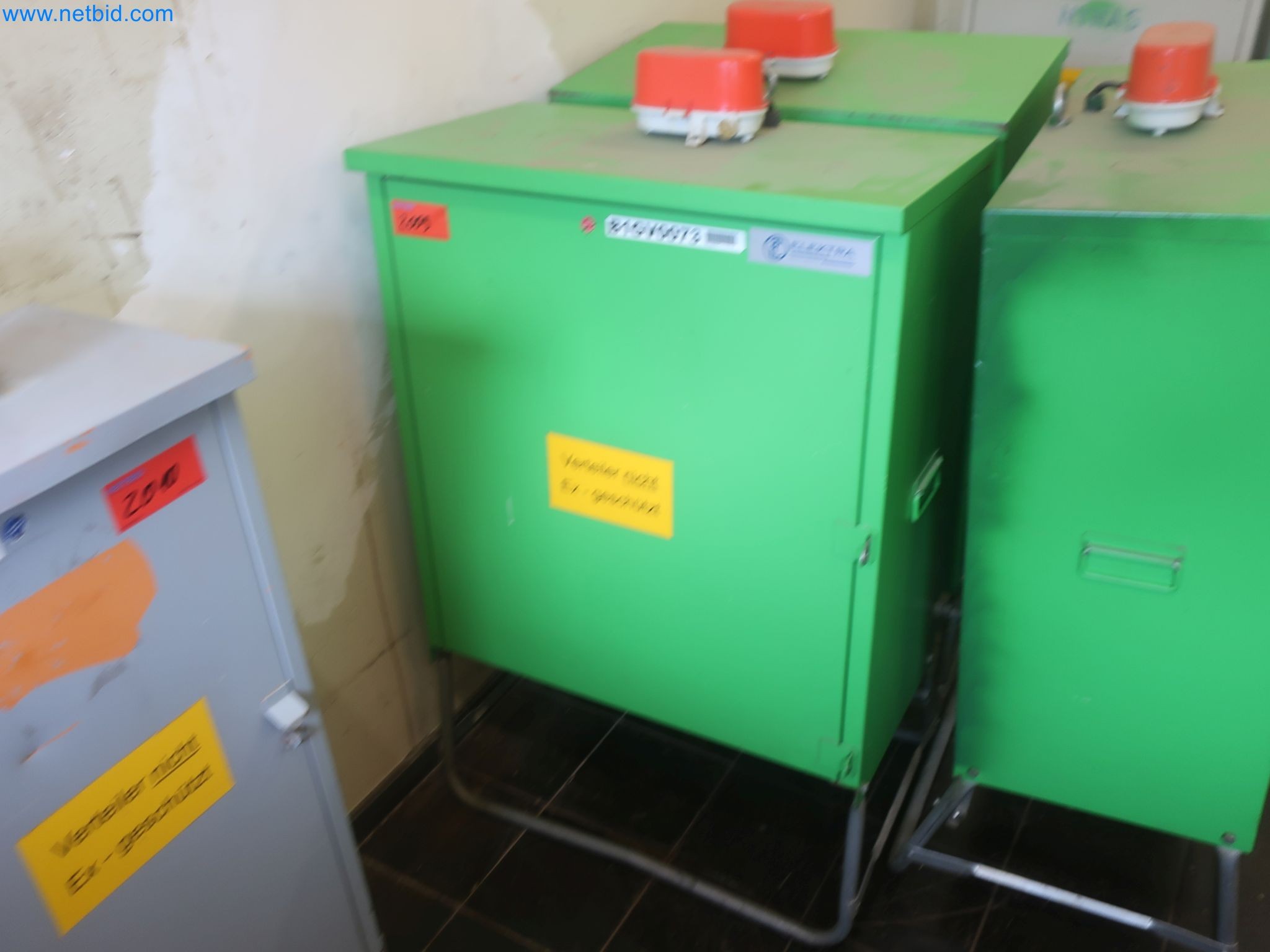 Magazinbestände, Rohöl-/Gas-Öl-/Einsatzpumpen sowie Betriebsausstattung einer Raffinerie-8