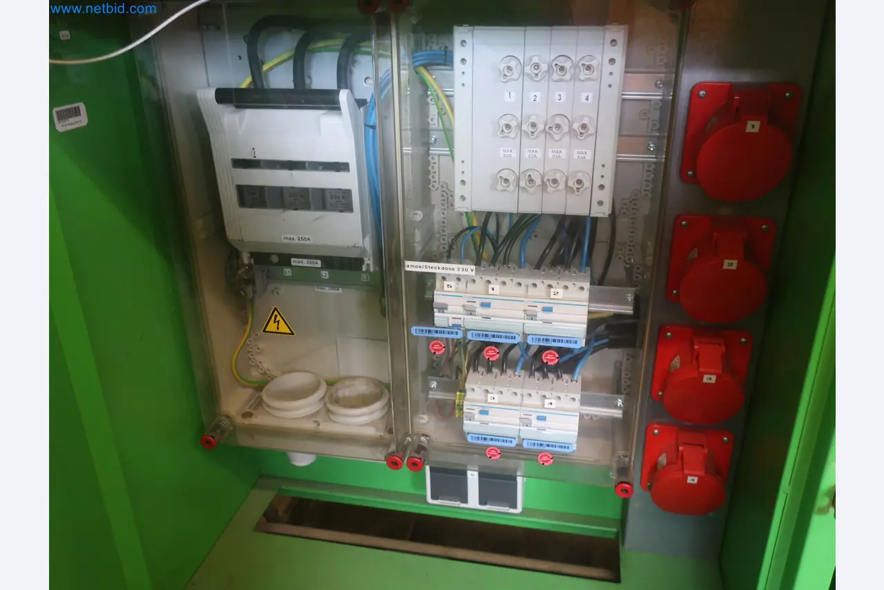 Magazinbestände, Rohöl-/Gas-Öl-/Einsatzpumpen sowie Betriebsausstattung einer Raffinerie-9