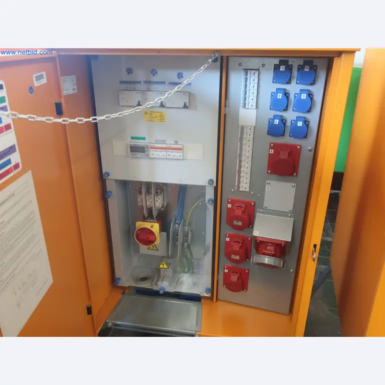 Magazinbestände, Rohöl-/Gas-Öl-/Einsatzpumpen sowie Betriebsausstattung einer Raffinerie-2