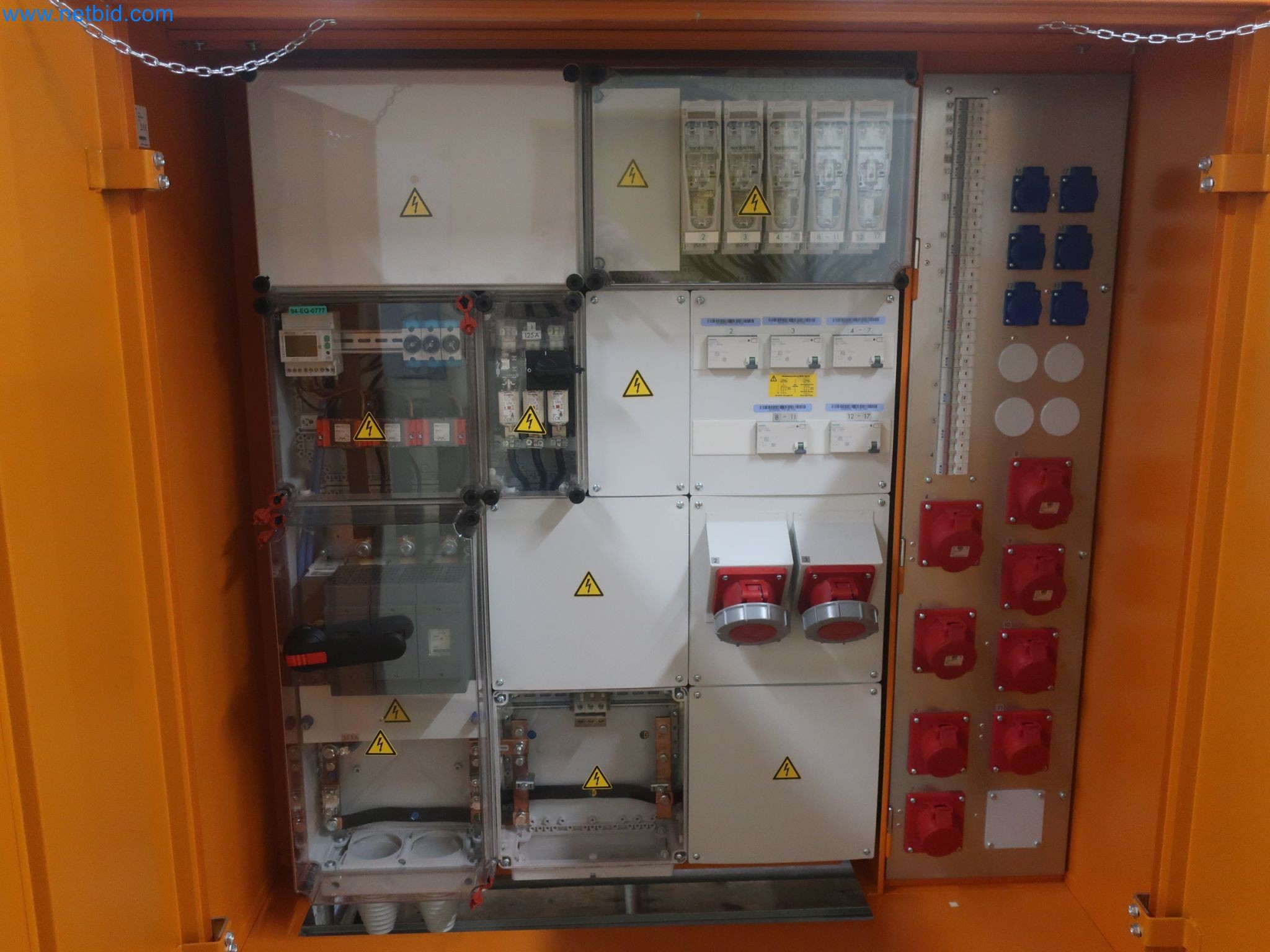 Magazinbestände, Rohöl-/Gas-Öl-/Einsatzpumpen sowie Betriebsausstattung einer Raffinerie-11