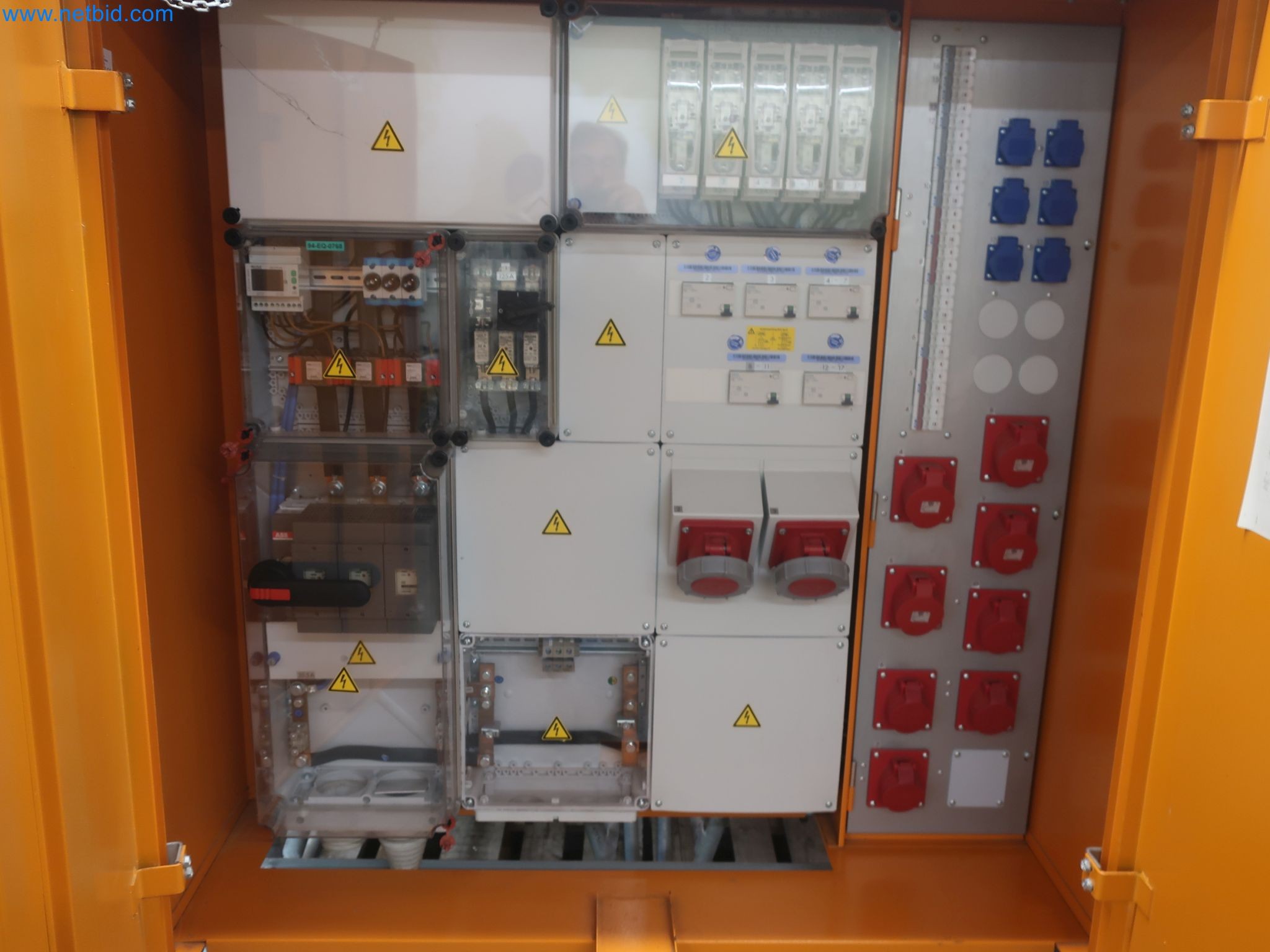 Magazinbestände, Rohöl-/Gas-Öl-/Einsatzpumpen sowie Betriebsausstattung einer Raffinerie-18