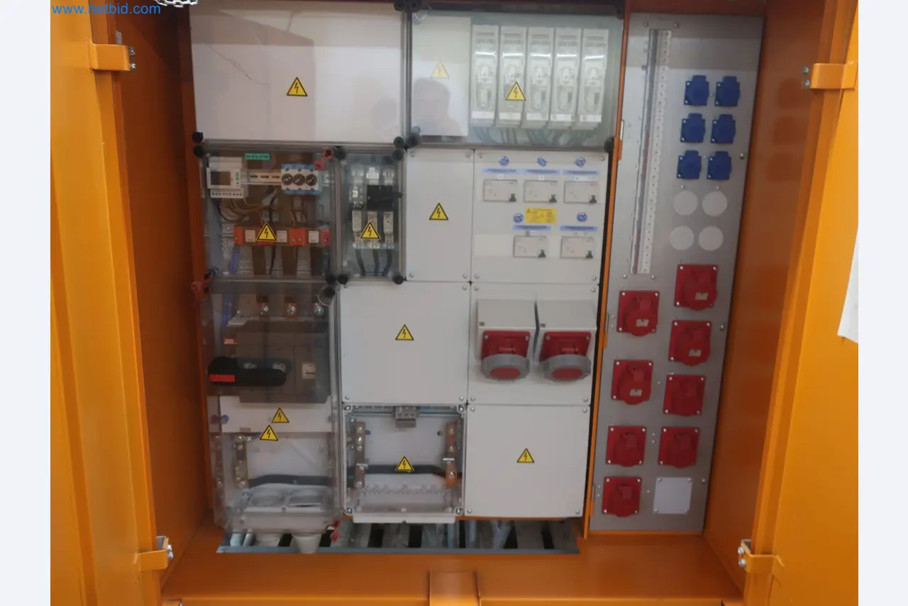 Magazinbestände, Rohöl-/Gas-Öl-/Einsatzpumpen sowie Betriebsausstattung einer Raffinerie-18