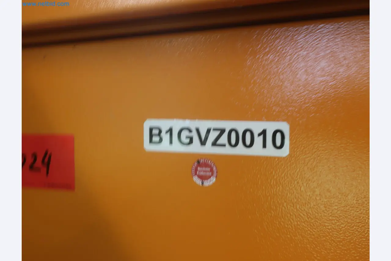 Magazinbestände, Rohöl-/Gas-Öl-/Einsatzpumpen sowie Betriebsausstattung einer Raffinerie-2