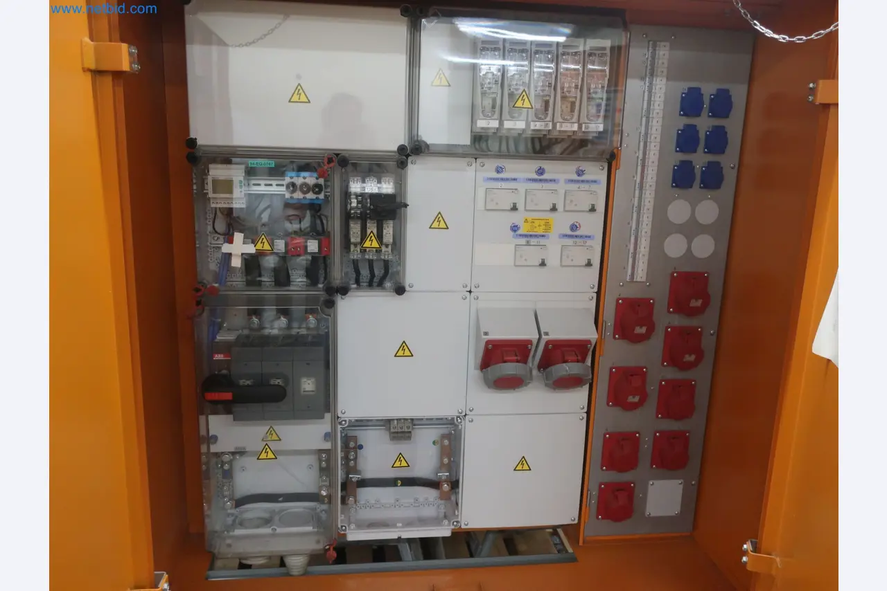 Magazinbestände, Rohöl-/Gas-Öl-/Einsatzpumpen sowie Betriebsausstattung einer Raffinerie-7