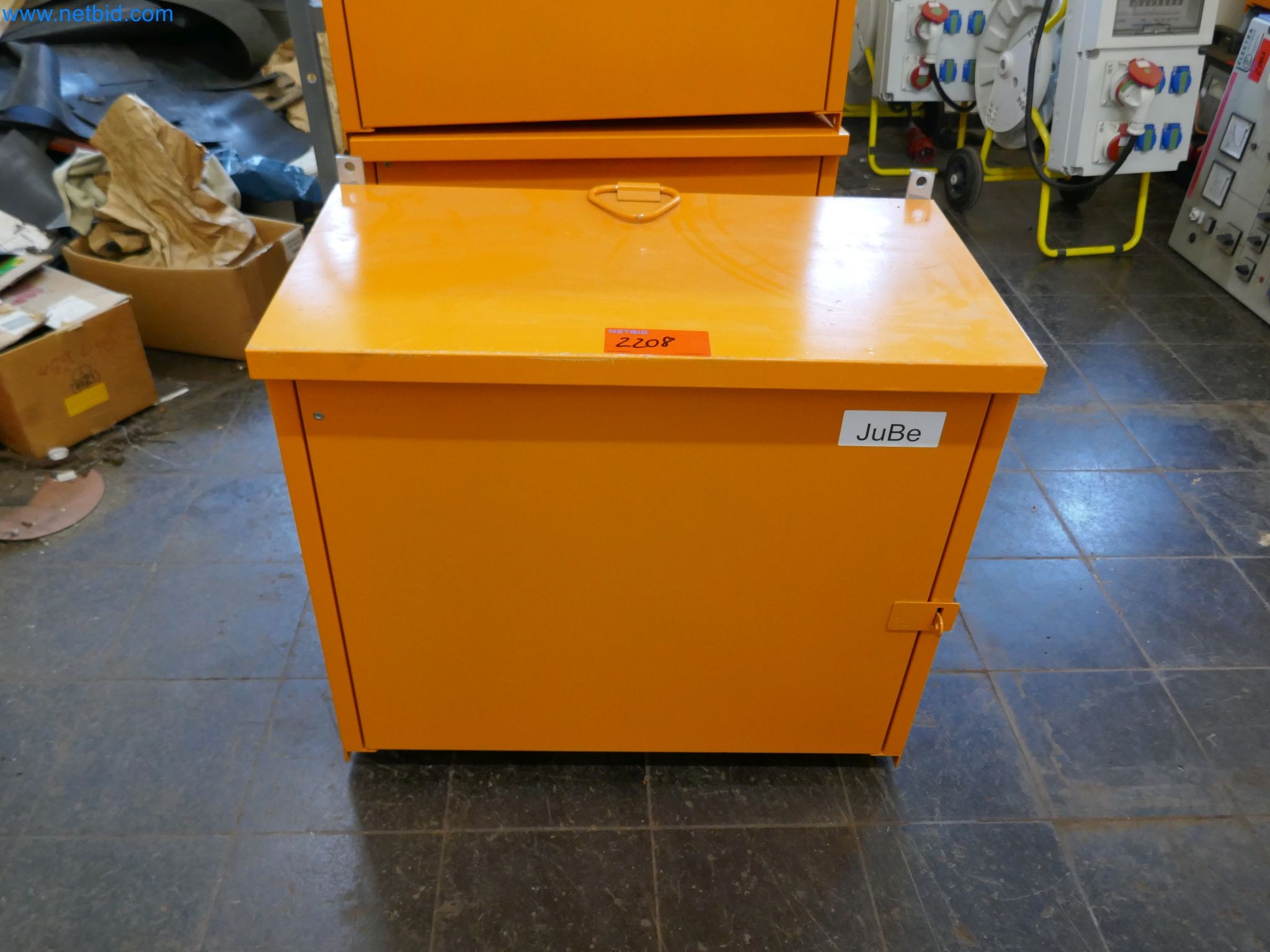 Magazinbestände, Rohöl-/Gas-Öl-/Einsatzpumpen sowie Betriebsausstattung einer Raffinerie-2