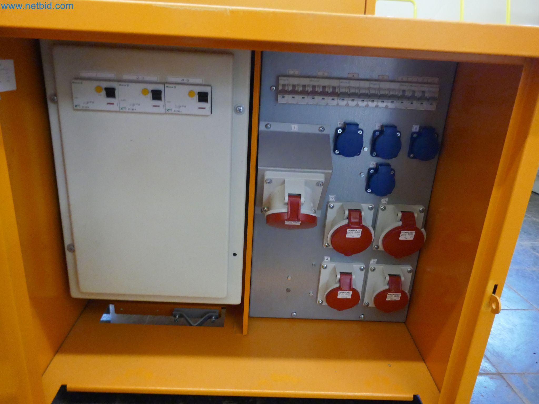 Magazinbestände, Rohöl-/Gas-Öl-/Einsatzpumpen sowie Betriebsausstattung einer Raffinerie-25