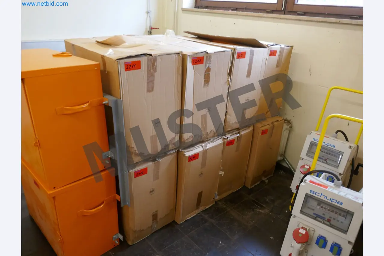 Magazinbestände, Rohöl-/Gas-Öl-/Einsatzpumpen sowie Betriebsausstattung einer Raffinerie-27