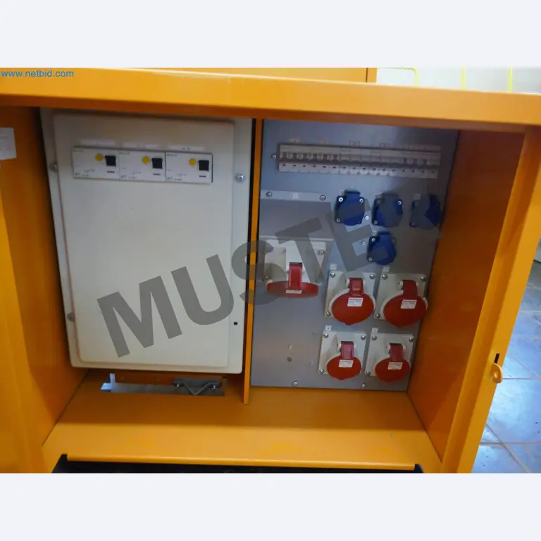 Magazinbestände, Rohöl-/Gas-Öl-/Einsatzpumpen sowie Betriebsausstattung einer Raffinerie-30