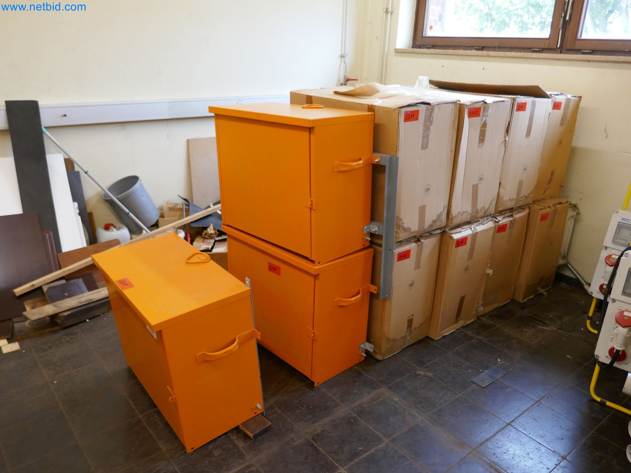 Magazinbestände, Rohöl-/Gas-Öl-/Einsatzpumpen sowie Betriebsausstattung einer Raffinerie-31