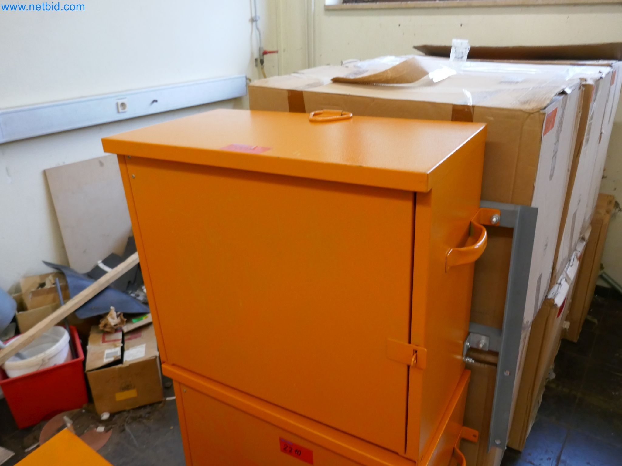 Magazinbestände, Rohöl-/Gas-Öl-/Einsatzpumpen sowie Betriebsausstattung einer Raffinerie-32