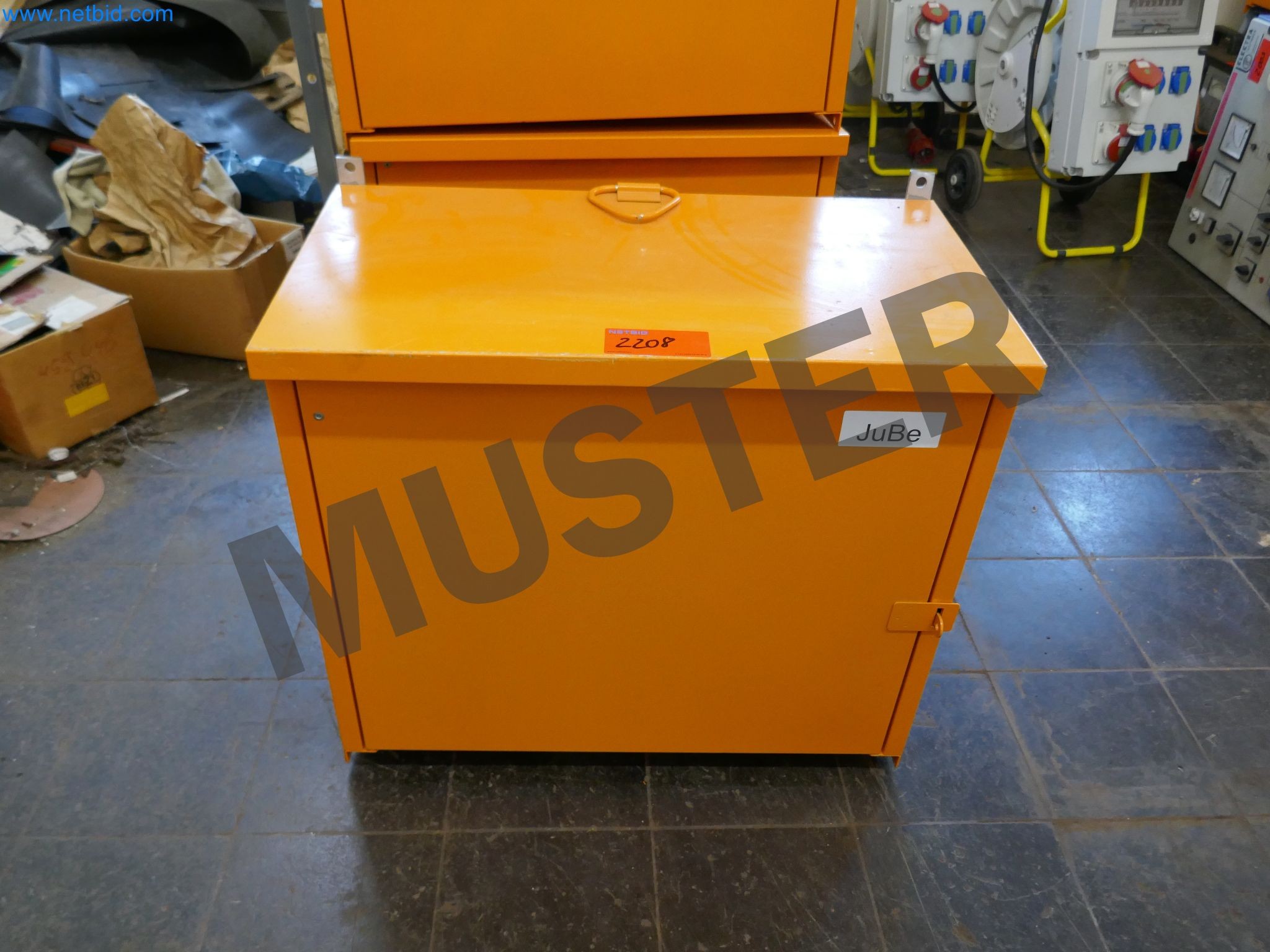 Magazinbestände, Rohöl-/Gas-Öl-/Einsatzpumpen sowie Betriebsausstattung einer Raffinerie-33