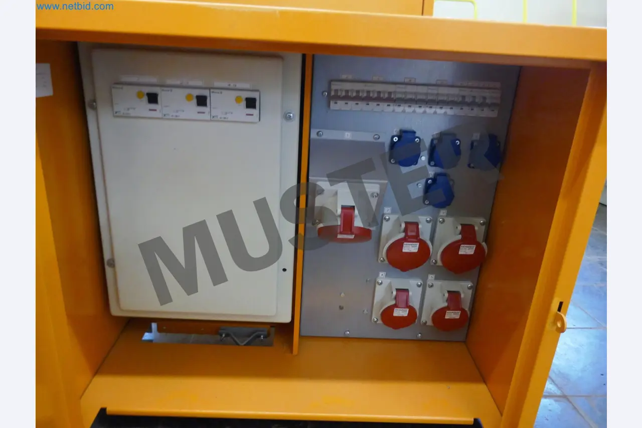 Magazinbestände, Rohöl-/Gas-Öl-/Einsatzpumpen sowie Betriebsausstattung einer Raffinerie-4