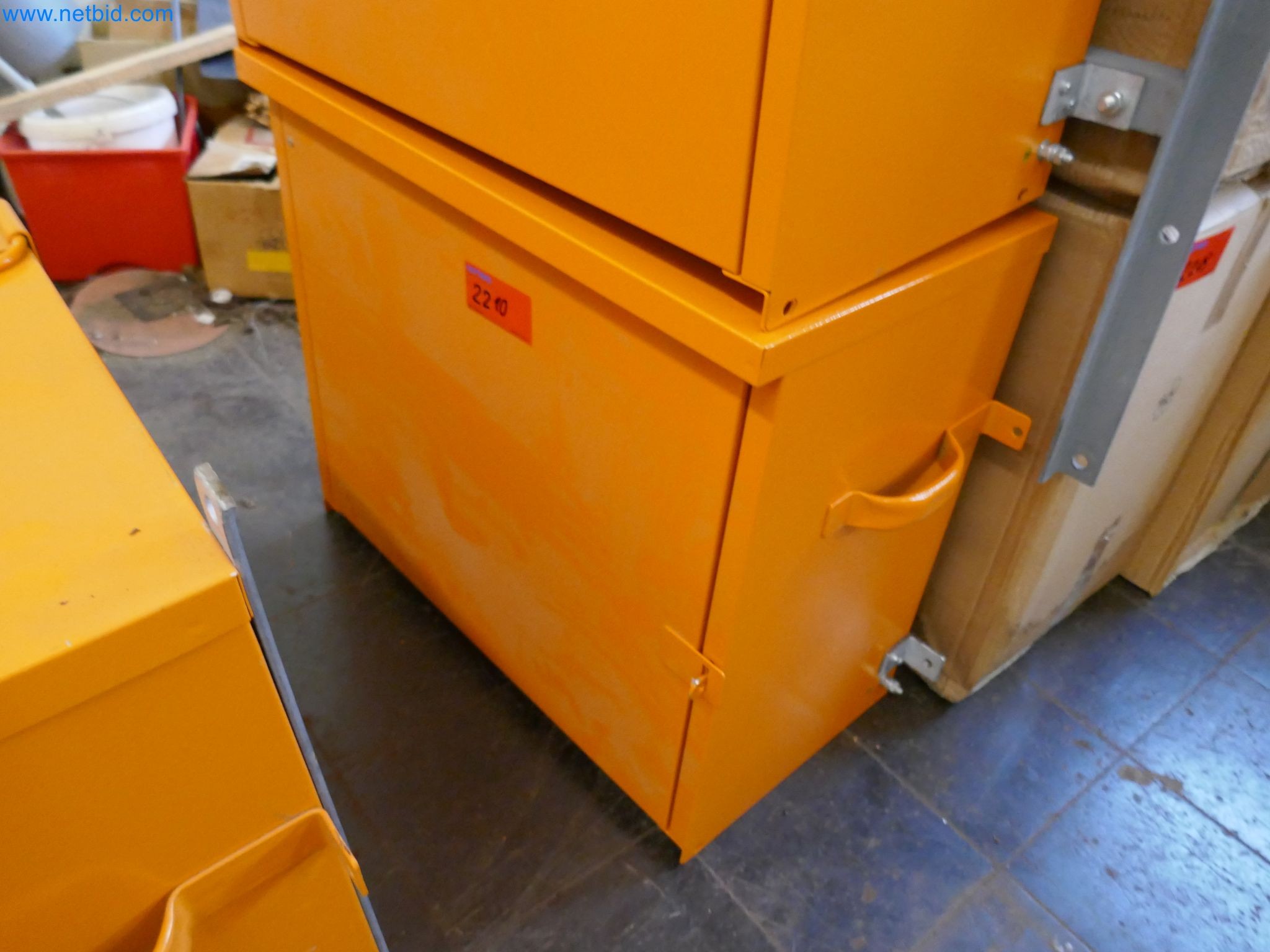 Magazinbestände, Rohöl-/Gas-Öl-/Einsatzpumpen sowie Betriebsausstattung einer Raffinerie-6