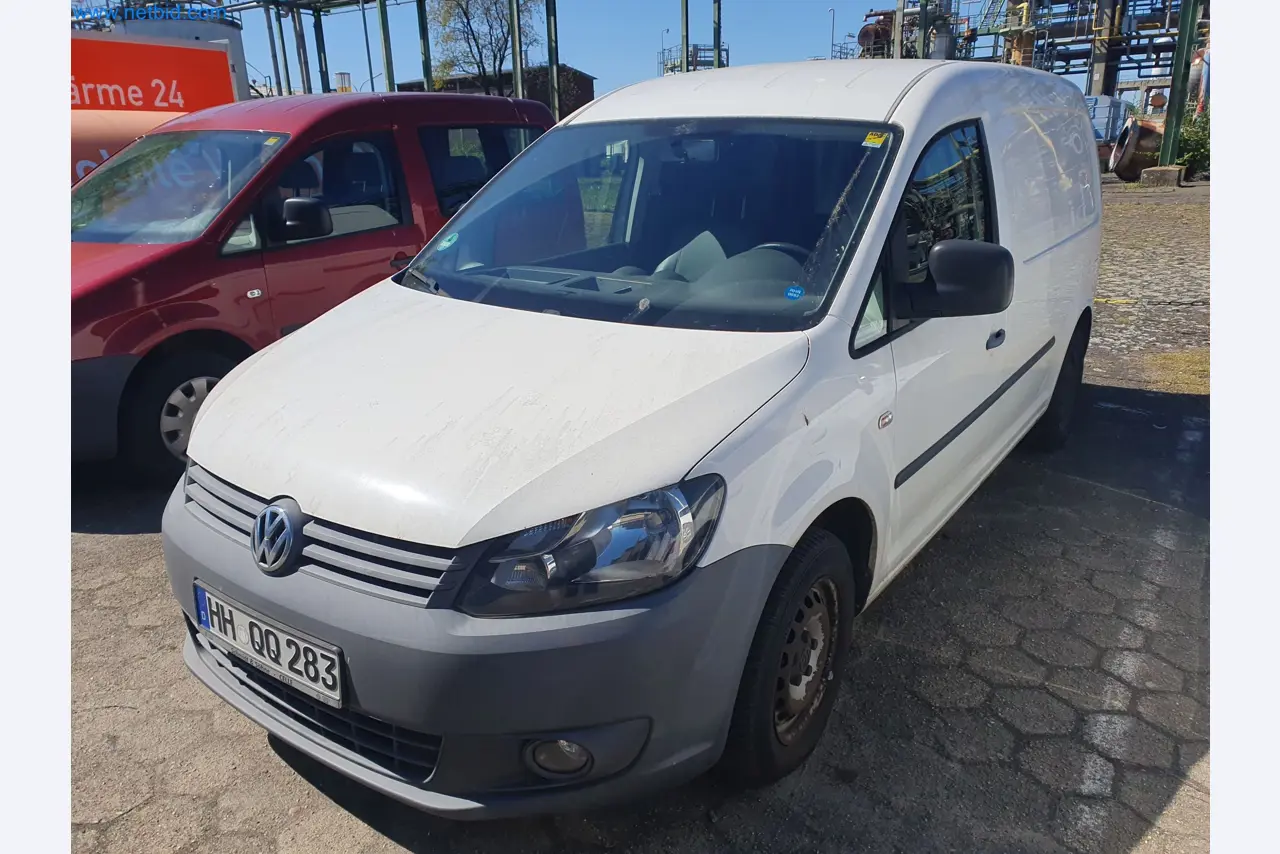 zásoby v zásobnících, čerpadla na ropu/plyn/ropu a provozní zařízení rafinerie-2