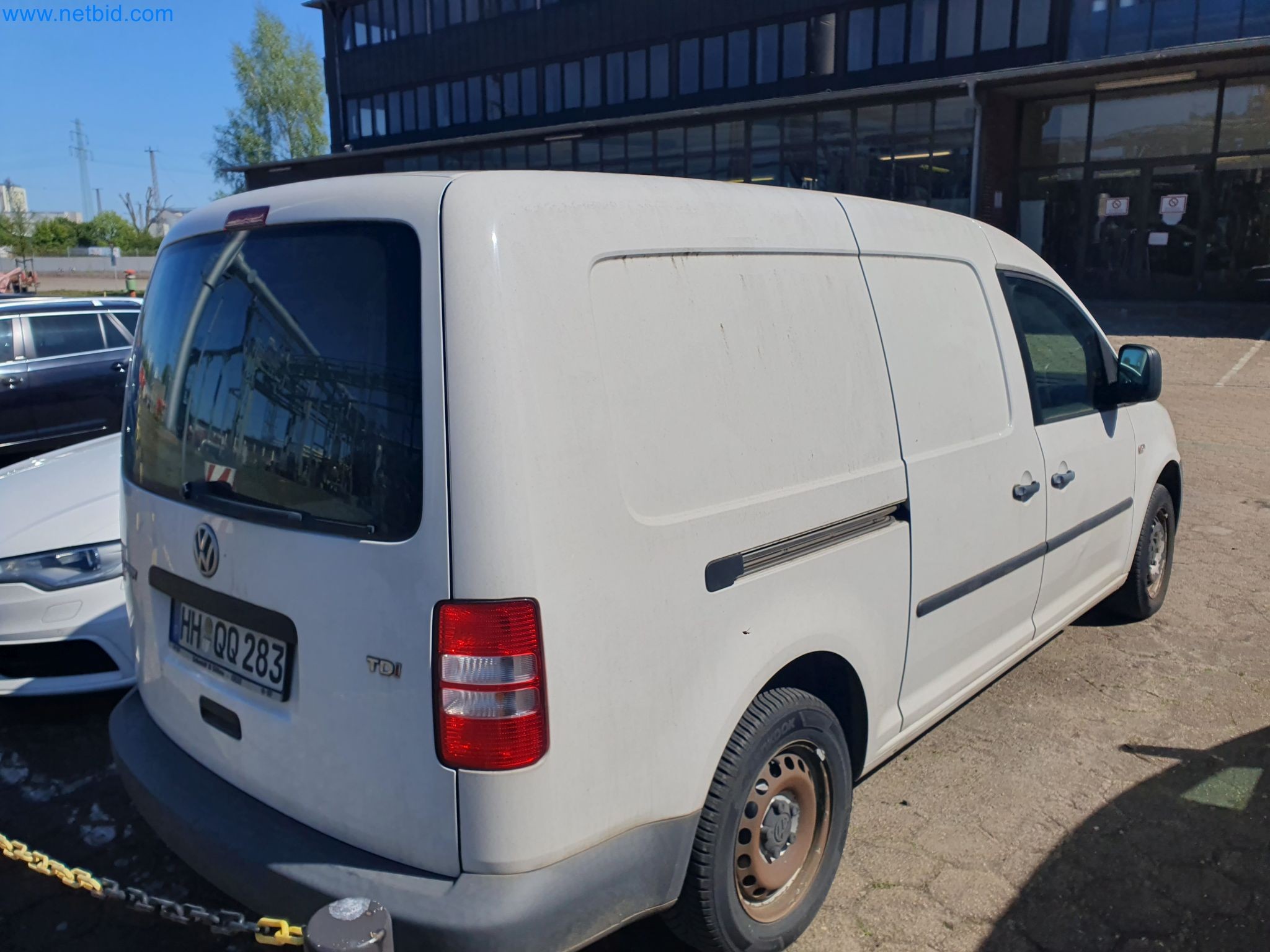 zásoby v zásobnících, čerpadla na ropu/plyn/ropu a provozní zařízení rafinerie-3