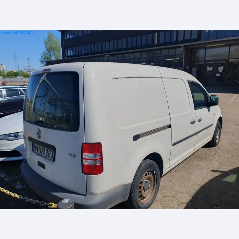 zásoby v zásobnících, čerpadla na ropu/plyn/ropu a provozní zařízení rafinerie-3