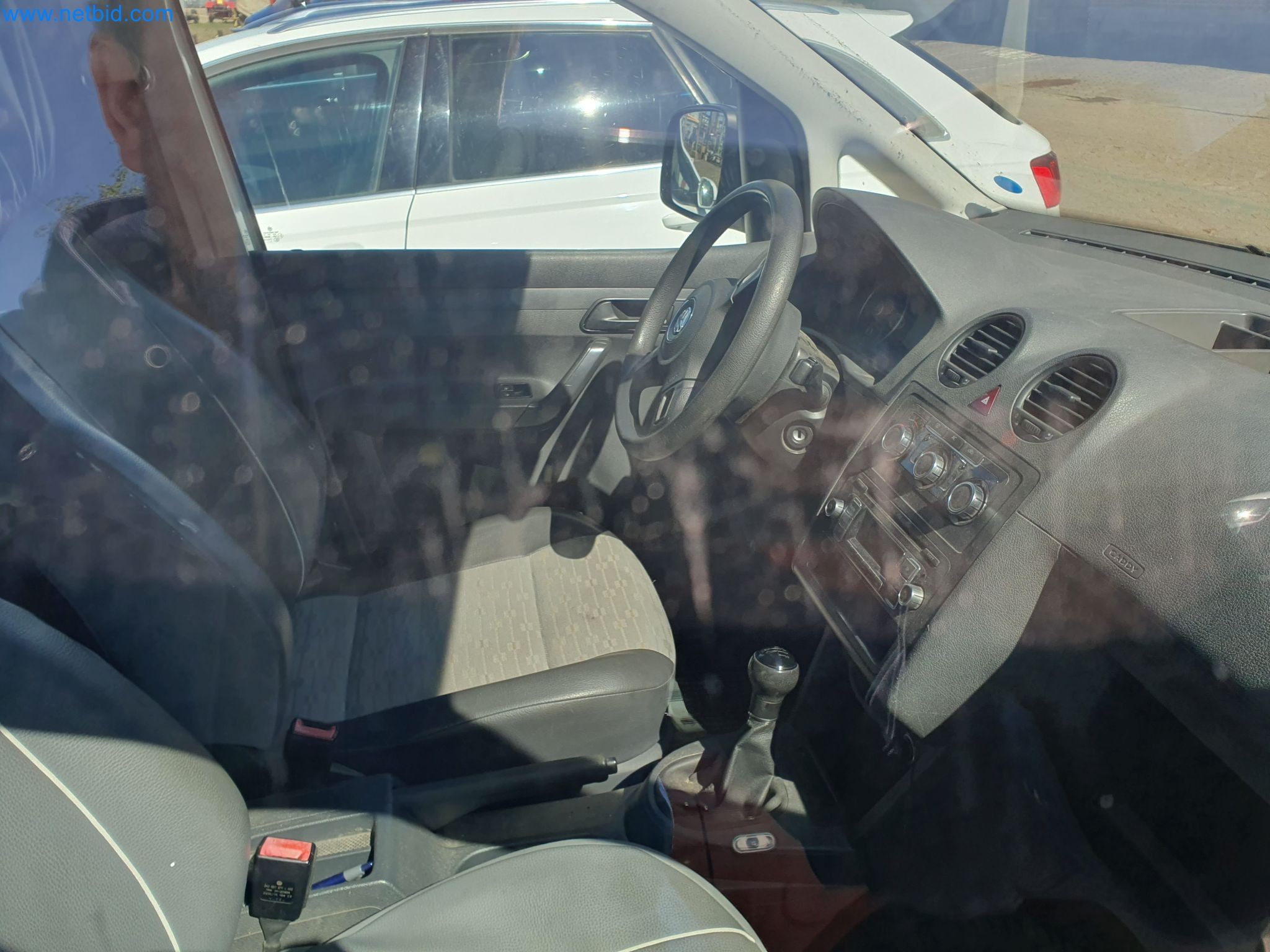 zásoby v zásobnících, čerpadla na ropu/plyn/ropu a provozní zařízení rafinerie-5