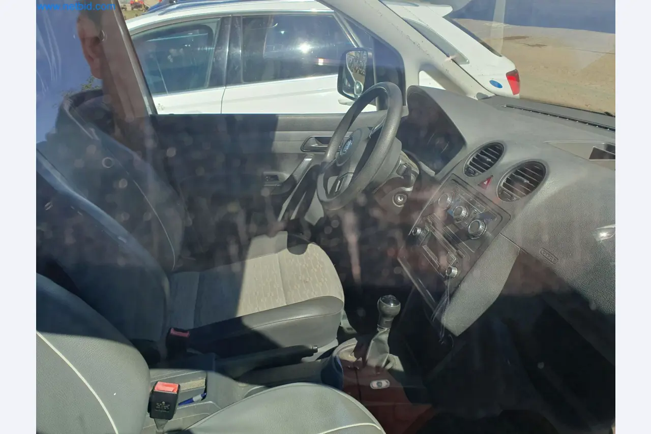 zásoby v zásobnících, čerpadla na ropu/plyn/ropu a provozní zařízení rafinerie-5