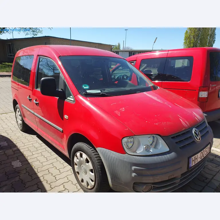 zásoby v zásobnících, čerpadla na ropu/plyn/ropu a provozní zařízení rafinerie-1