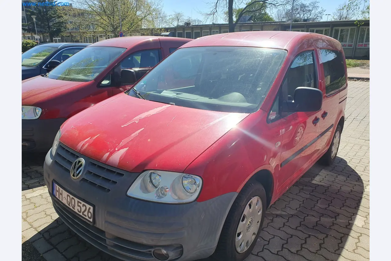 zásoby v zásobnících, čerpadla na ropu/plyn/ropu a provozní zařízení rafinerie-2