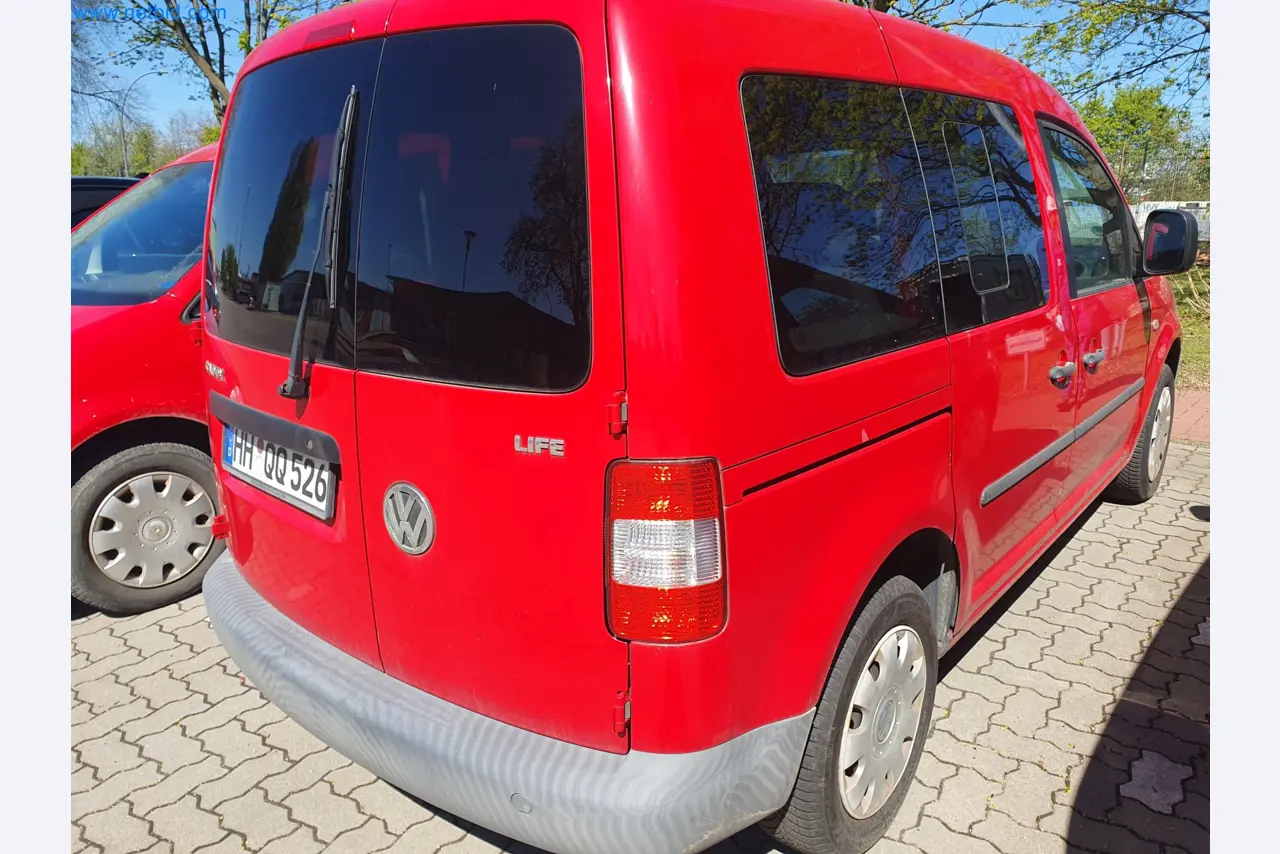 zásoby v zásobnících, čerpadla na ropu/plyn/ropu a provozní zařízení rafinerie-4