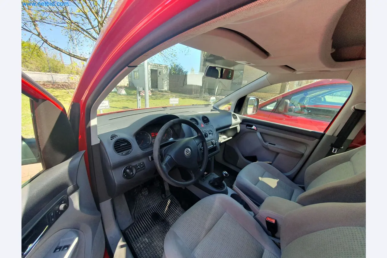 zásoby v zásobnících, čerpadla na ropu/plyn/ropu a provozní zařízení rafinerie-5